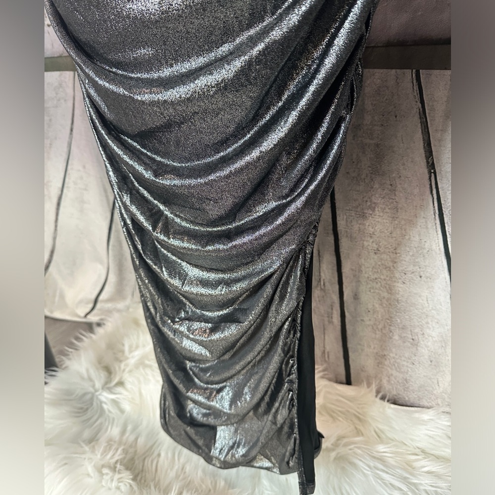 Metallic ruffle dress. - Picture 3 of 7